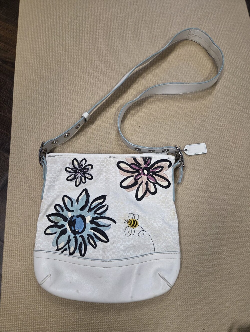 Coach Signature Monogram Floral Bumble Bee Embroidered Shoulder Bag Style - Picture 2 of 12